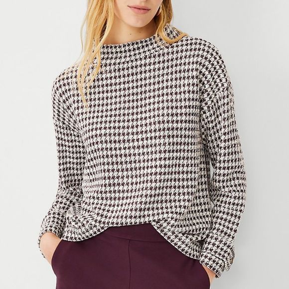 Ann Taylor size XS Maroon White Houndstooth Long Sleeve Button Mock Neck Top - Picture 3 of 4